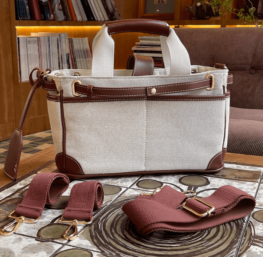 Luxury Pet Tote Bag - Old Money Style Dog Walking Carrier